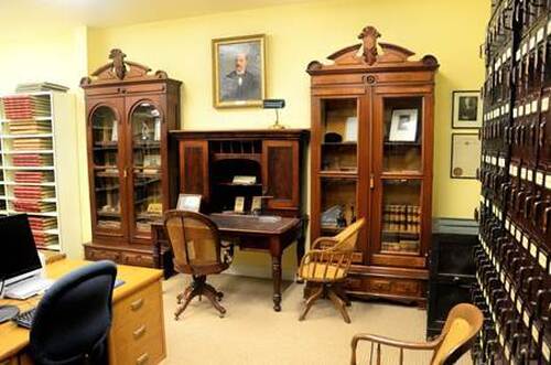 PIC 5-SEARLS LIBRARY 22