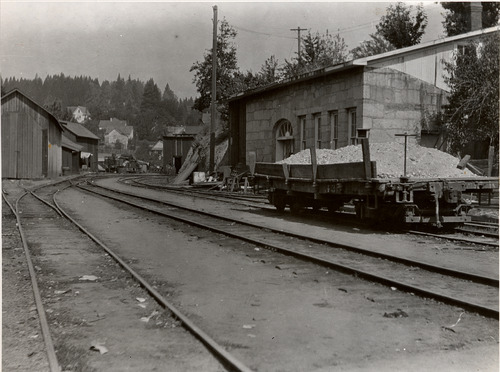 Click to see PIC 5-TRA-NAR ROLLING STOCK 10 of NCNGRR box cars, cabooses, etc. (PIC 5-TRA-NAR ROLLING STOCK)