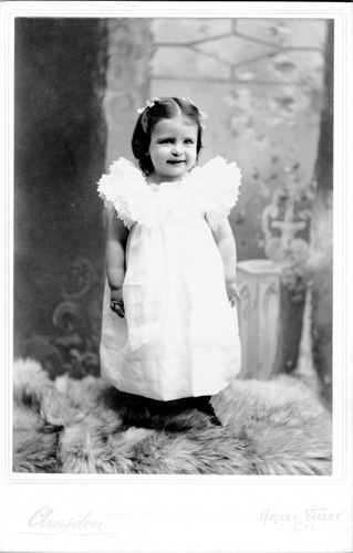 Click to see PIC 6-BEST 17 of Best Family Album (PIC 6-BEST)