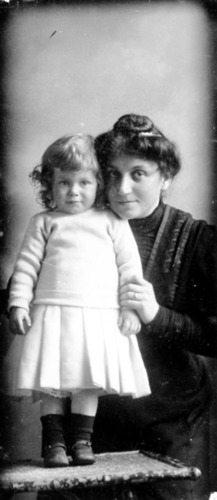 Click to see PIC 6-BEST 28 of Best Family Album (PIC 6-BEST)