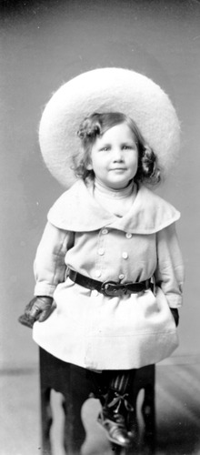 Click to see PIC 6-BEST 105 of Best Family Album (PIC 6-BEST)