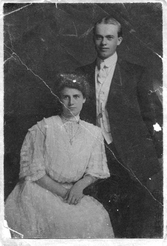 Click to see PIC 6-CAI 8 of Cairns family album (PIC 6-CAI)