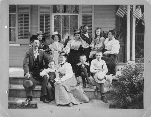 Click to see PIC 6-CAI 14 of Cairns family album (PIC 6-CAI)