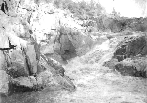Click to see PIC 6-CAI 31 of Cairns family album (PIC 6-CAI)