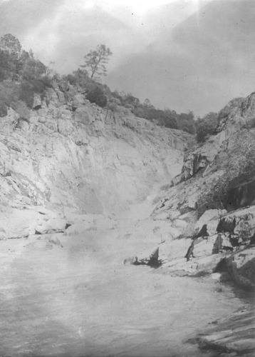 Click to see PIC 6-CAI 41 of Cairns family album (PIC 6-CAI)