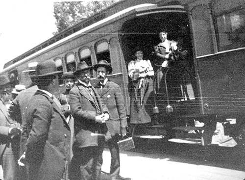 Click to see PIC 6-CAI 58 of Cairns family album (PIC 6-CAI)