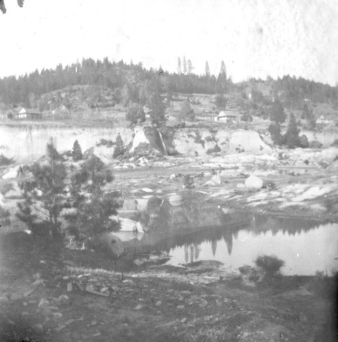 Click to see PIC 6-CAI 72 of Cairns family album (PIC 6-CAI)
