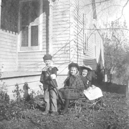 Click to see PIC 6-CAI 75 of Cairns family album (PIC 6-CAI)