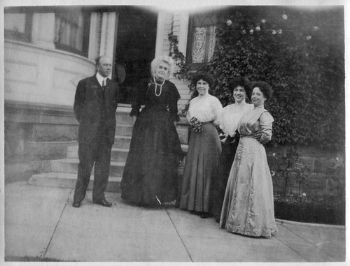 Click to see PIC 6-CAI 91 of Cairns family album (PIC 6-CAI)