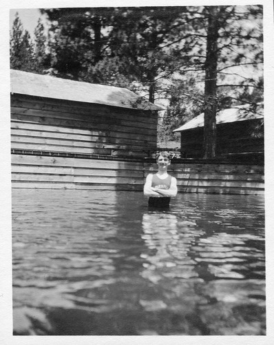 Click to see PIC 6-CAI 103 of Cairns family album (PIC 6-CAI)