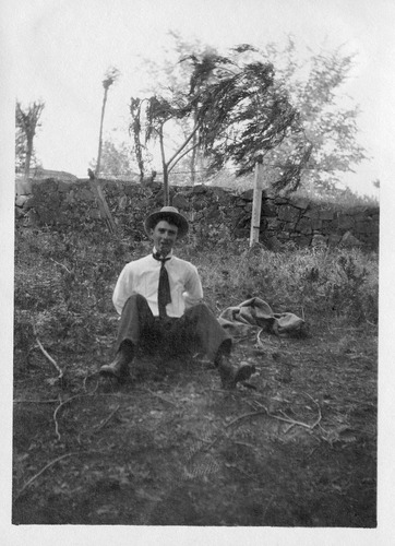 Click to see PIC 6-CAI 109 of Cairns family album (PIC 6-CAI)