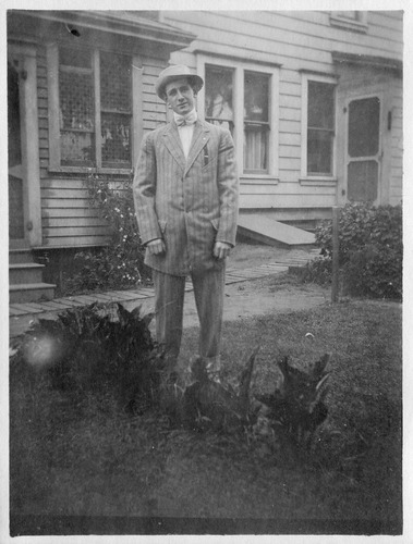 Click to see PIC 6-CAI 115 of Cairns family album (PIC 6-CAI)