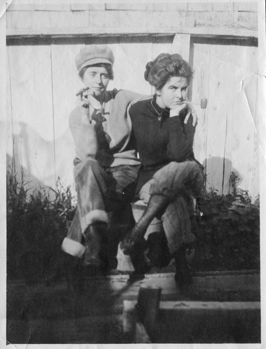 Click to see PIC 6-CAI 117 of Cairns family album (PIC 6-CAI)