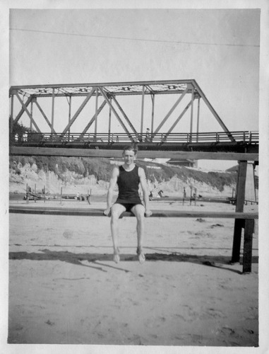 Click to see PIC 6-CAI 119 of Cairns family album (PIC 6-CAI)