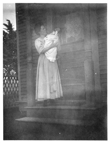 Click to see PIC 6-CAI 122 of Cairns family album (PIC 6-CAI)