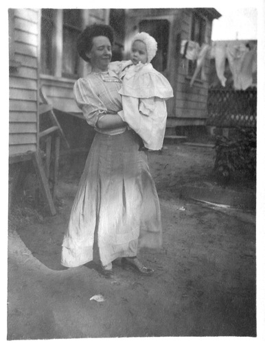 Click to see PIC 6-CAI 127 of Cairns family album (PIC 6-CAI)