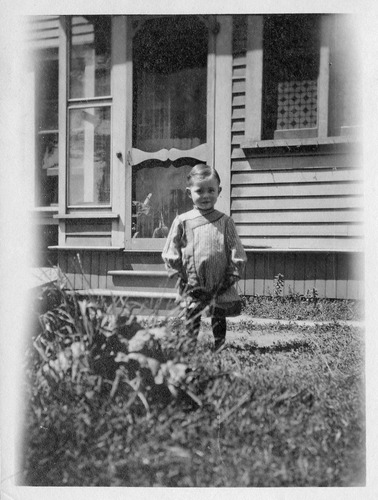 Click to see PIC 6-CAI 129 of Cairns family album (PIC 6-CAI)