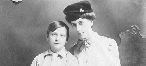 Click to see PIC 6-CAI 132 of Cairns family album (PIC 6-CAI)