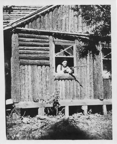 Click to see PIC 6-CAI 134 of Cairns family album (PIC 6-CAI)