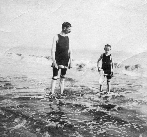 Click to see PIC 6-CAI 137 of Cairns family album (PIC 6-CAI)