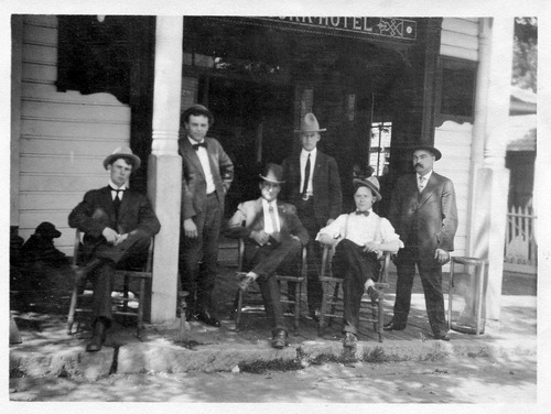 Click to see PIC 6-CAI 152 of Cairns family album (PIC 6-CAI)