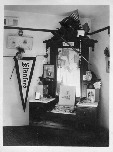 Click to see PIC 6-CAI 154 of Cairns family album (PIC 6-CAI)