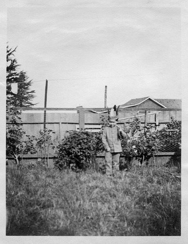 Click to see PIC 6-CAI 159 of Cairns family album (PIC 6-CAI)