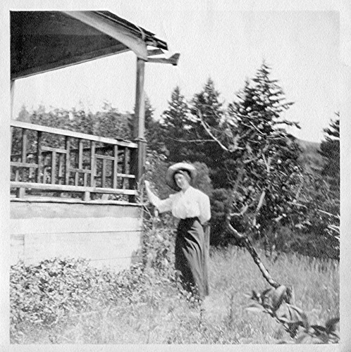 Click to see PIC 6-CAI 162 of Cairns family album (PIC 6-CAI)