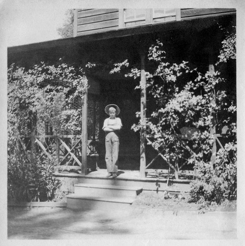 Click to see PIC 6-CAI 163 of Cairns family album (PIC 6-CAI)
