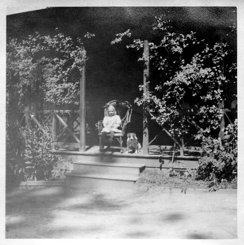 Click to see PIC 6-CAI 165 of Cairns family album (PIC 6-CAI)