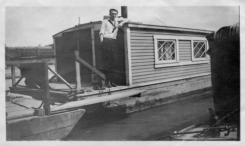 Click to see PIC 6-CAI 172 of Cairns family album (PIC 6-CAI)