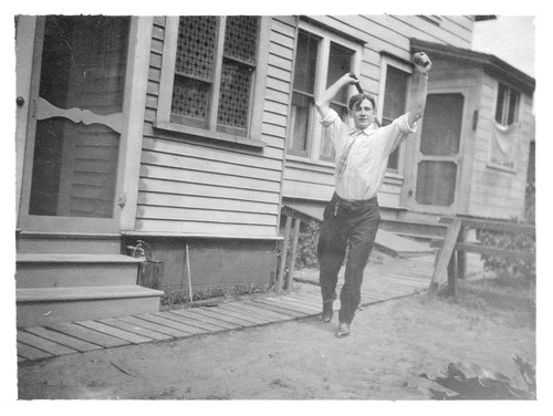 Click to see PIC 6-CAI 178 of Cairns family album (PIC 6-CAI)