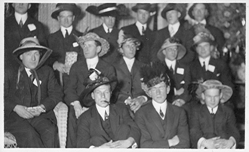 Click to see PIC 6-CAI 183 of Cairns family album (PIC 6-CAI)
