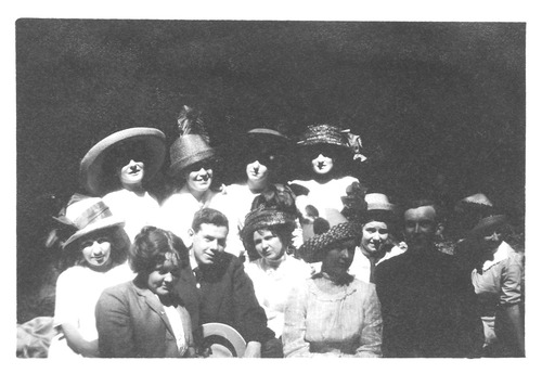 Click to see PIC 6-CAI 191 of Cairns family album (PIC 6-CAI)
