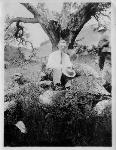 Click to see PIC 6-CAI 217 of Cairns family album (PIC 6-CAI)