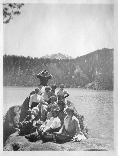 Click to see PIC 6-CAI 221 of Cairns family album (PIC 6-CAI)