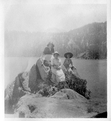 Click to see PIC 6-CAI 222 of Cairns family album (PIC 6-CAI)