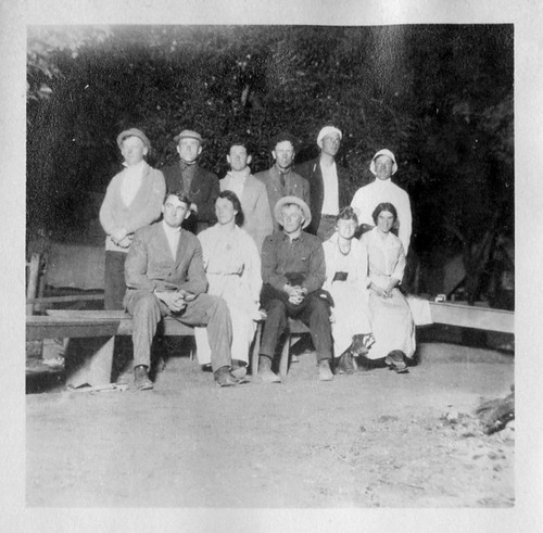Click to see PIC 6-CAI 251 of Cairns family album (PIC 6-CAI)