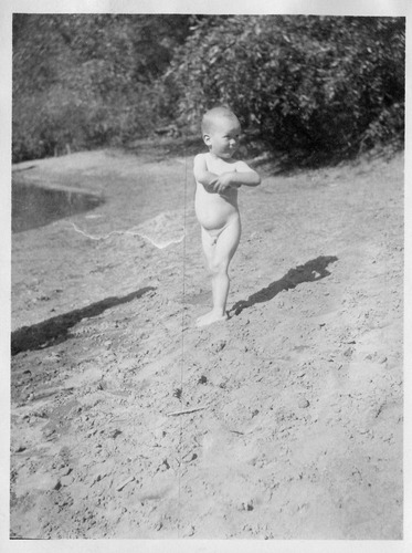 Click to see PIC 6-CAI 253 of Cairns family album (PIC 6-CAI)