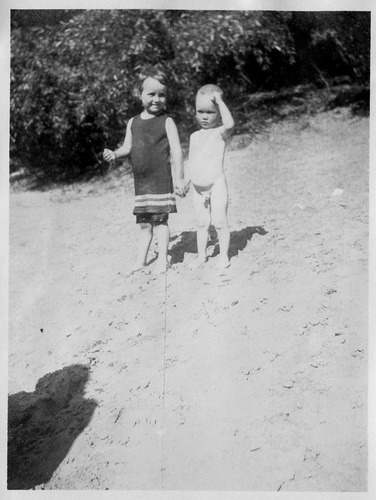 Click to see PIC 6-CAI 254 of Cairns family album (PIC 6-CAI)