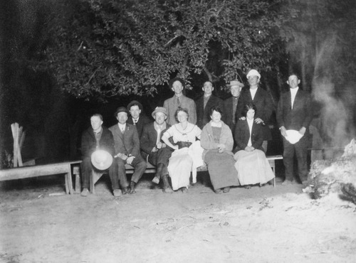 Click to see PIC 6-CAI 261 of Cairns family album (PIC 6-CAI)