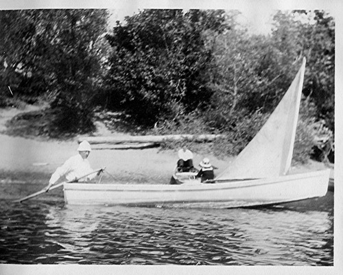 Click to see PIC 6-CAI 279 of Cairns family album (PIC 6-CAI)