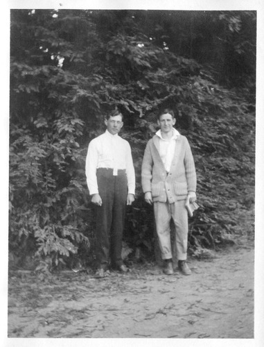 Click to see PIC 6-CAI 280 of Cairns family album (PIC 6-CAI)