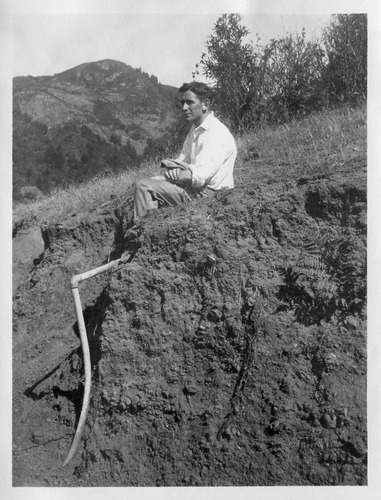 Click to see PIC 6-CAI 283 of Cairns family album (PIC 6-CAI)