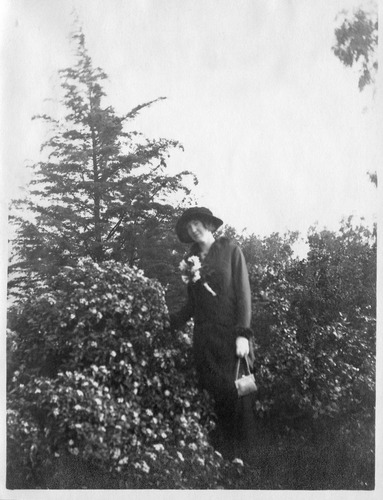 Click to see PIC 6-CAI 287 of Cairns family album (PIC 6-CAI)