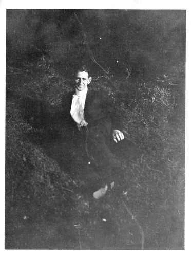 Click to see PIC 6-CAI 288 of Cairns family album (PIC 6-CAI)
