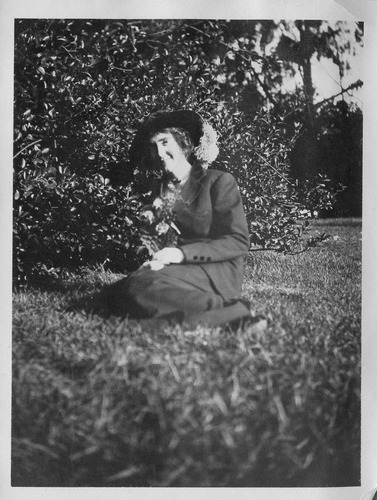 Click to see PIC 6-CAI 290 of Cairns family album (PIC 6-CAI)