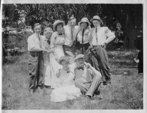 Click to see PIC 6-CAI 291 of Cairns family album (PIC 6-CAI)