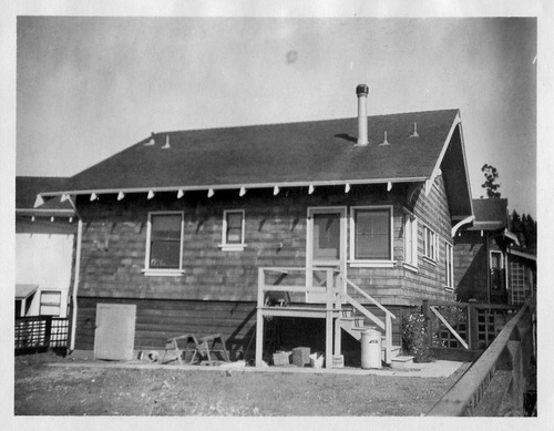 Click to see PIC 6-CAI 302 of Cairns family album (PIC 6-CAI)