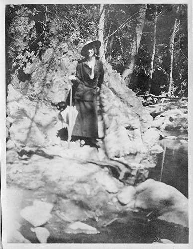 Click to see PIC 6-CAI 310 of Cairns family album (PIC 6-CAI)